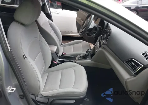 2017 Hyundai Elantra Se из США, поврежденный, VIN 5NPD74LF7HH067407